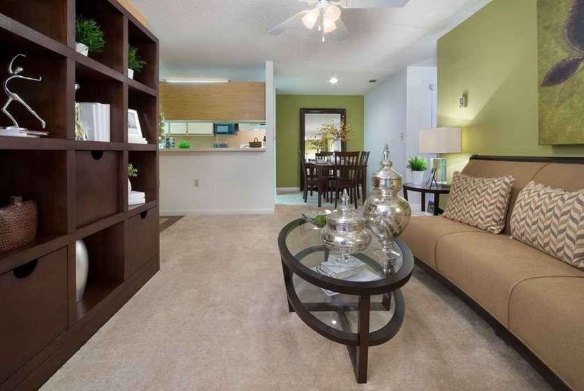 The Woodlands Apartments in Goldenrod Orlando near the 408